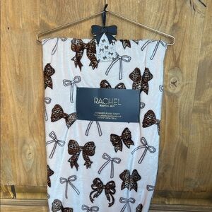 Rachel Roy | Plush Throw Blanket in Leopard Bow Motif